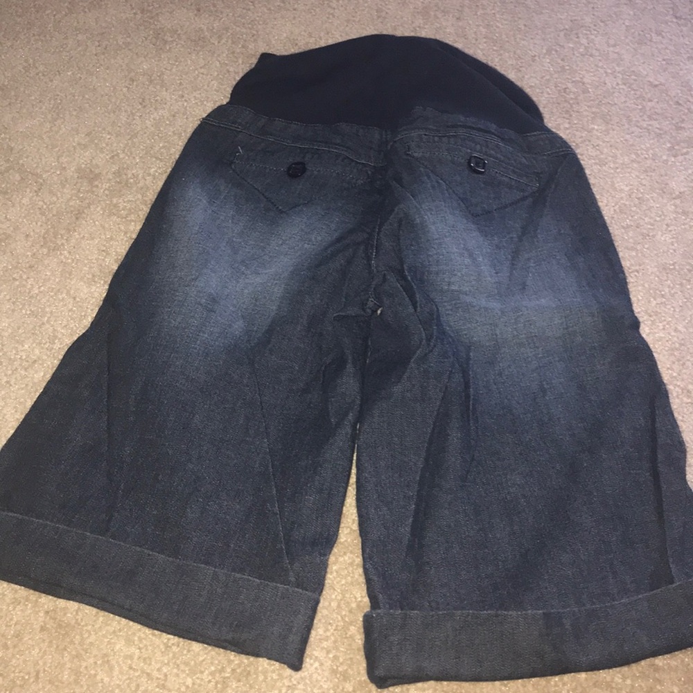 Bermuda Shorts - Picture 2 of 3